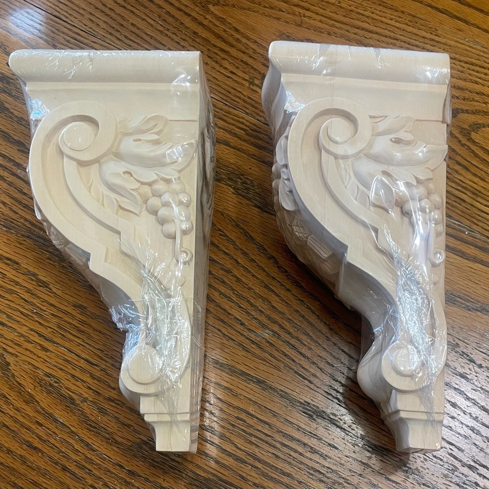 NEW! Never Opened Pair Grapevine Tassel Corbels